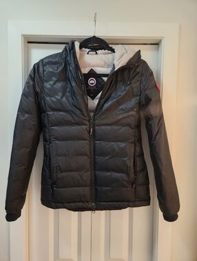 Canada Goose  Black Quilted Jacket With Light Grey Inside.
